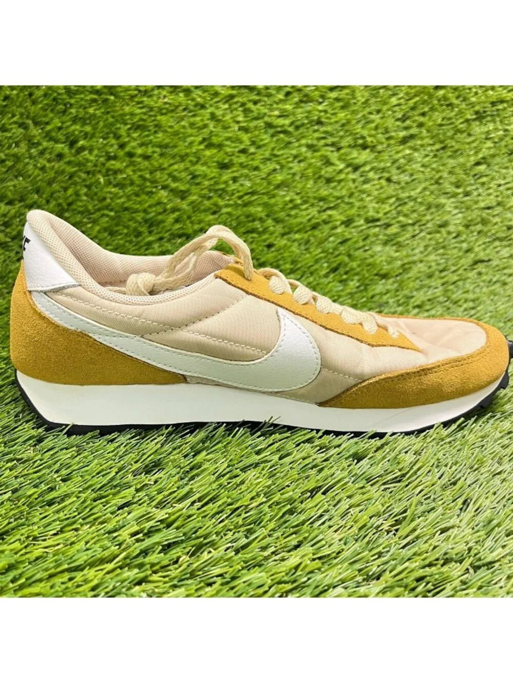 Nike Daybreak Womens Size 6.5 Beige Brown White Athletic Running Shoes Sneakers